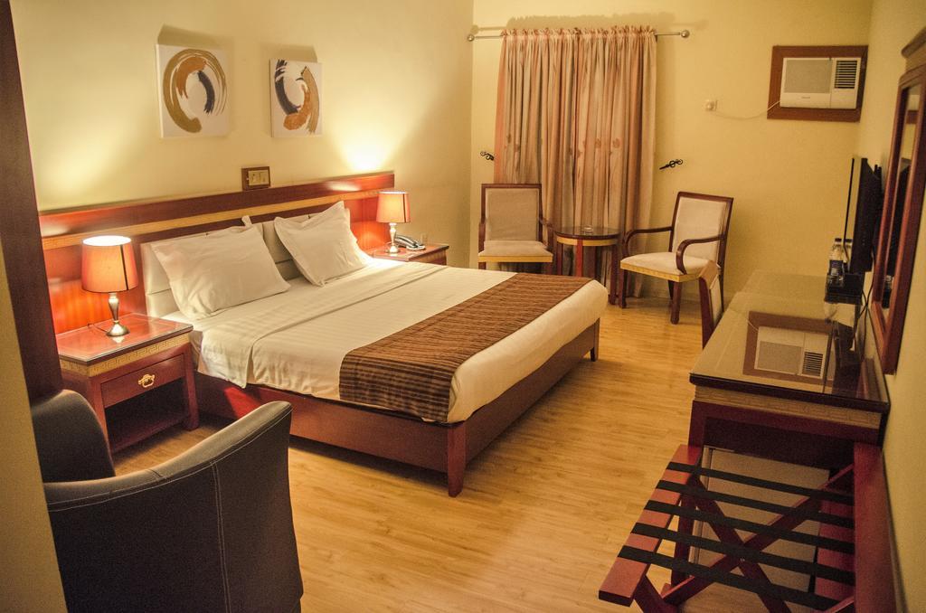 Hotel Rosebud Абуджа Екстер'єр фото