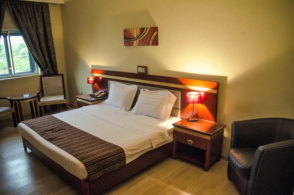 Hotel Rosebud Абуджа Екстер'єр фото