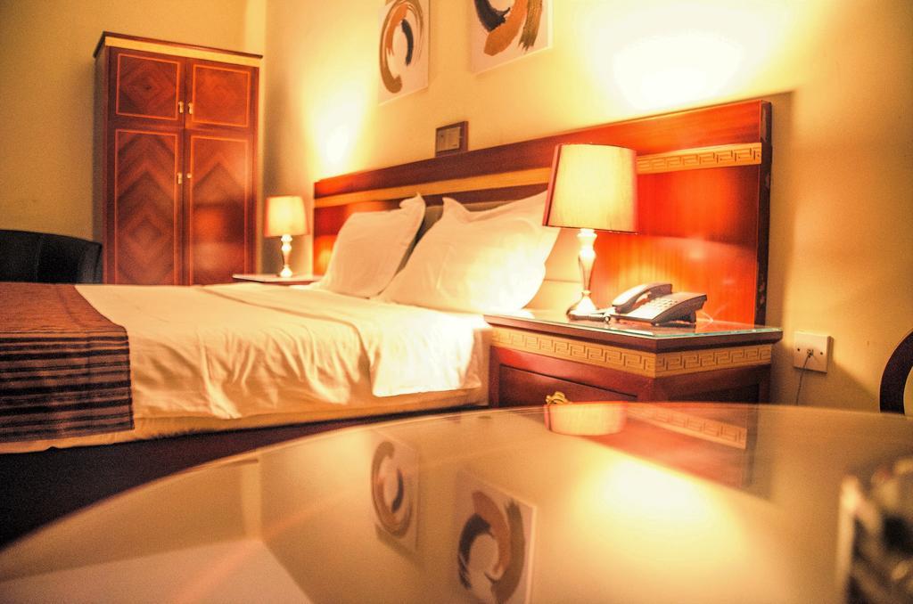 Hotel Rosebud Абуджа Екстер'єр фото