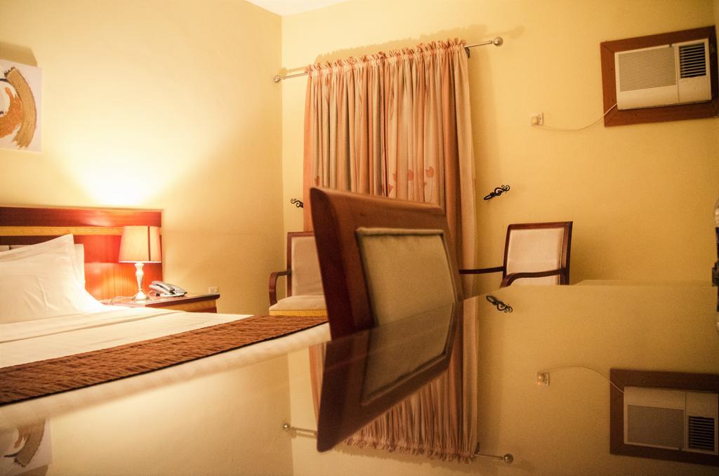 Hotel Rosebud Абуджа Екстер'єр фото