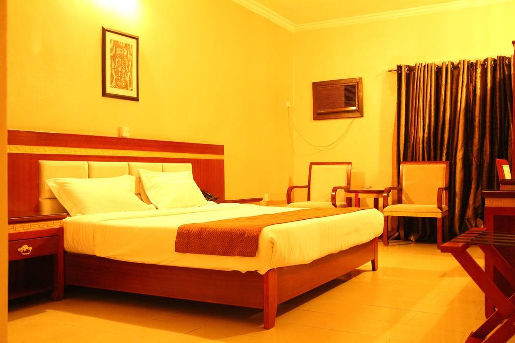 Hotel Rosebud Абуджа Екстер'єр фото